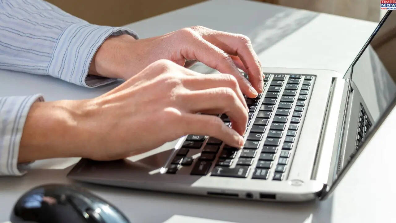 SSC CHSL admit card 2026 for skill/typing test releasing on Apr 17