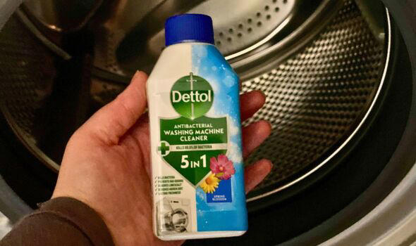 I cleaned my washing machine with Dettol and Dr. Beckmann - one worked ...