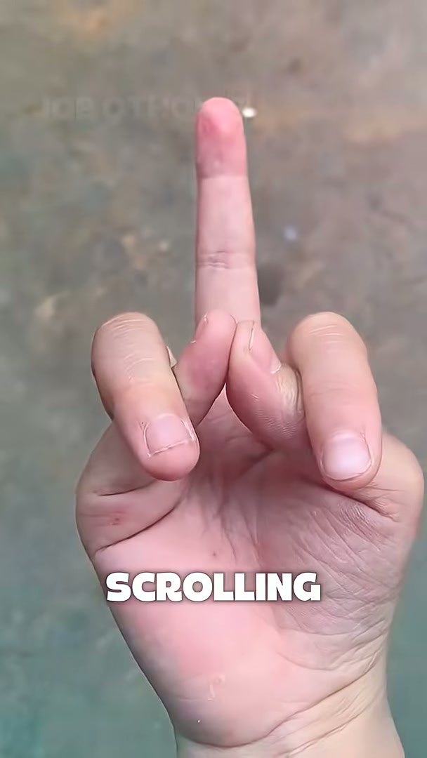 Human hand glitch?