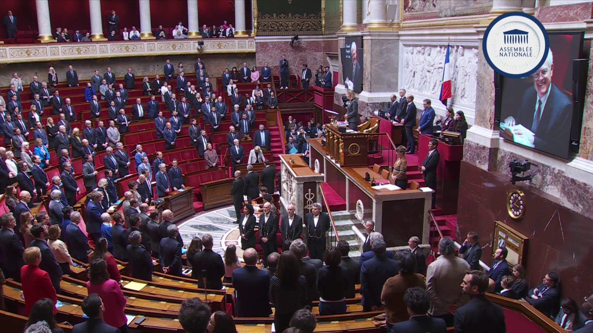 L'Assemblée adopte la loi de « simplification » et la suppression des ...
