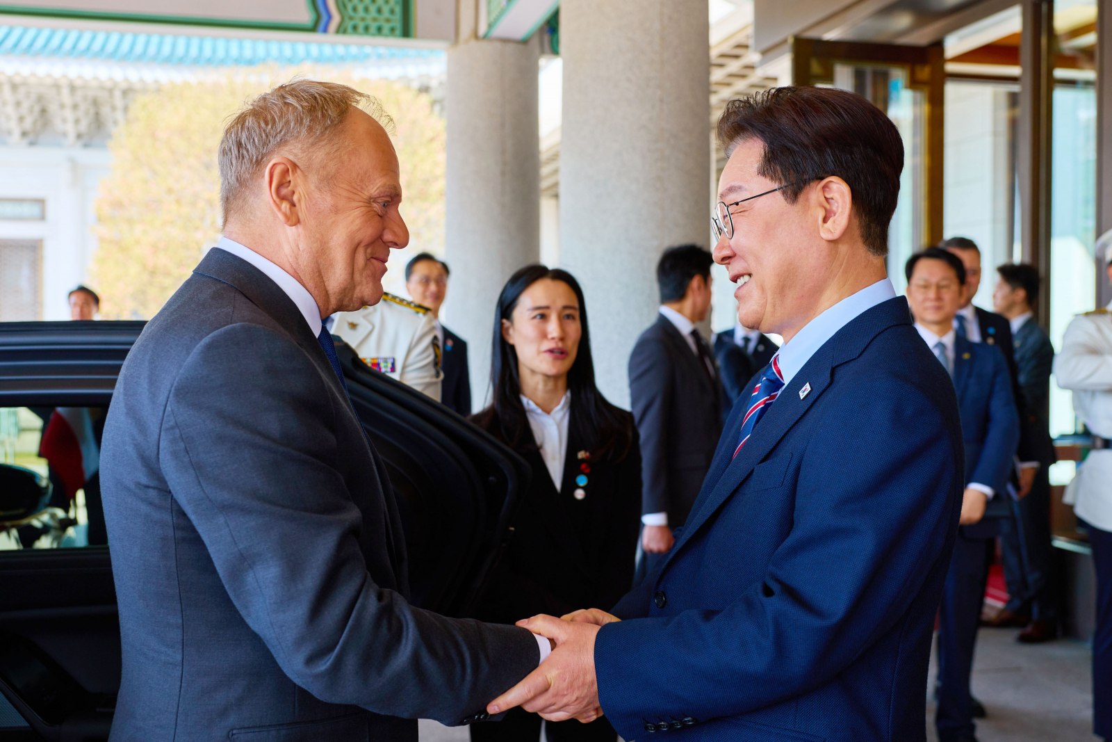 중동 및 대내외 정치 이슈로 긴장 고조