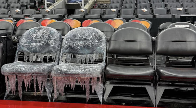Drake fuels more 'Iceman' album speculation with 'frozen' courtside ...