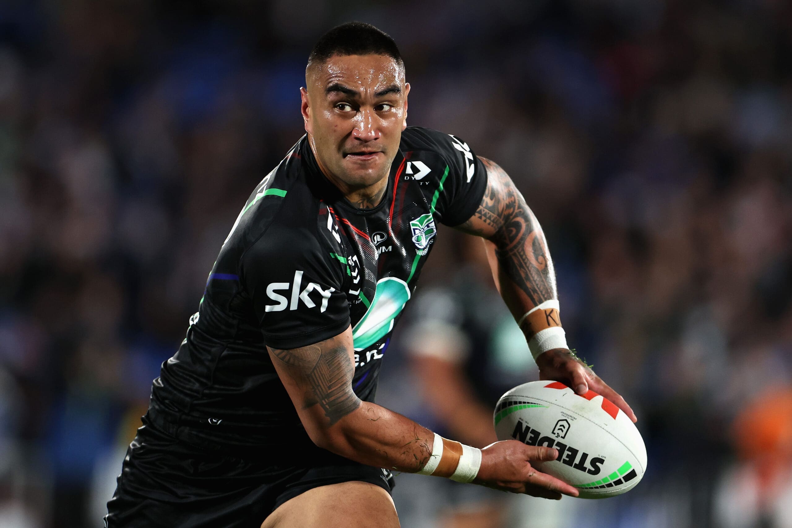 Knights lock in Warriors star forward