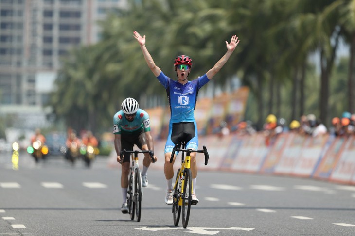 Áo vàng Cúp truyền hình TP.HCM đổi chủ sau chặng đèo Hải Vân