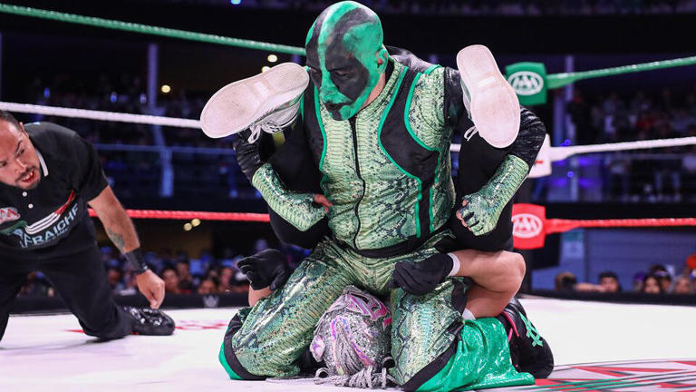 WWE fans hail AAA as 'best wrestling show'