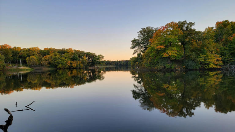 Between Chicago and St. Louis is an underrated Illinois state park with ...