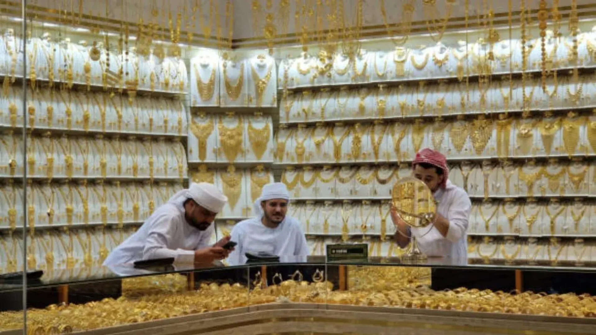 Zero making charges, complimentary gold coins: Dubai jewellers amp up ...