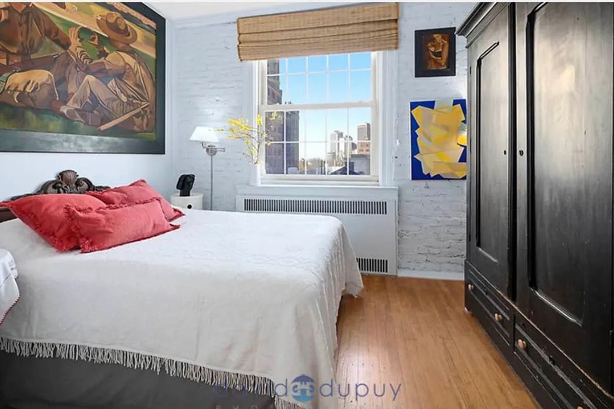 A one-bedroom with bridge views on Pineapple Street for $597,000