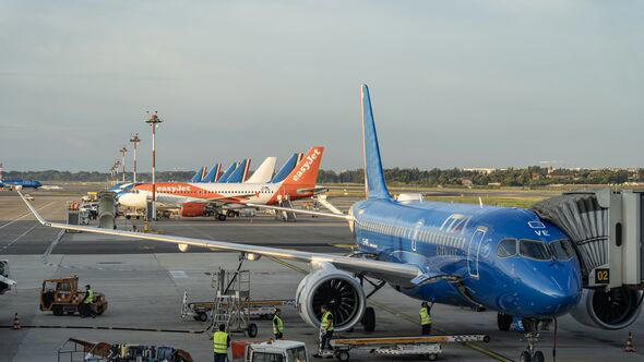 Chaos in Europe as holidaymakers stung by 3-hour airport delays over ...