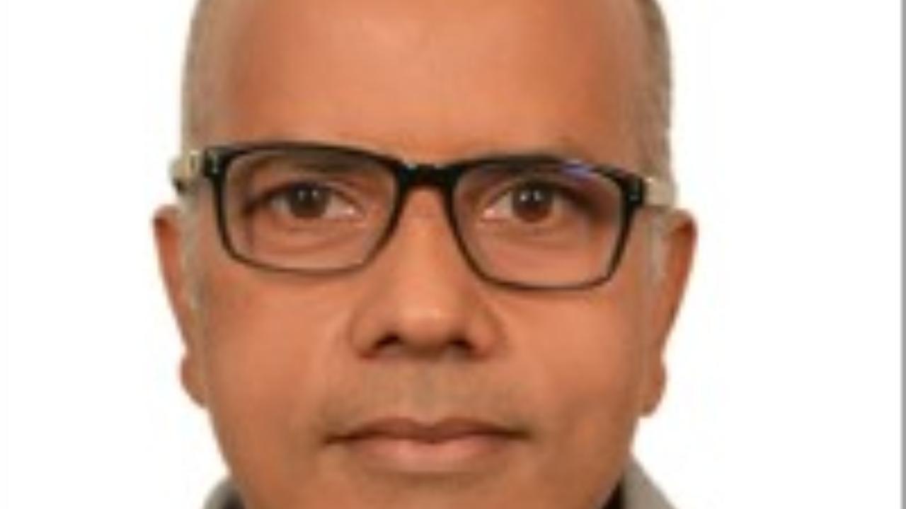 Senior IRSE officer Rajeev Shrivastava takes charge as Central Railway GM