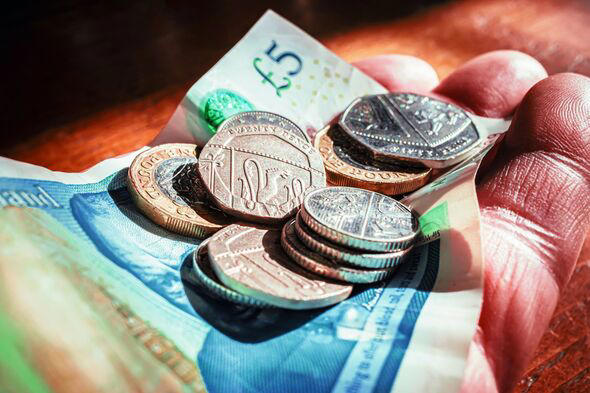 Brits told 'simple' bank account rule could stop budgets 'falling apart'