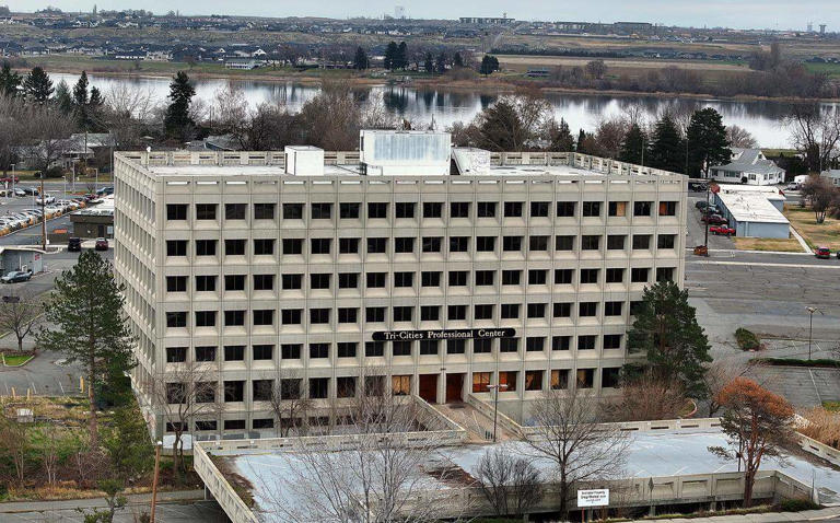 Richland wants 'eyesore' building for next cop shop. Price tag raises ...
