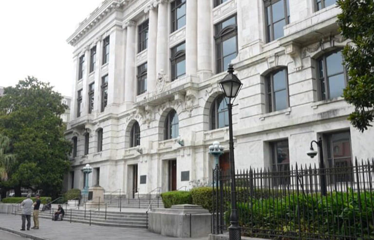 La. Supreme Court warns about scam text messages