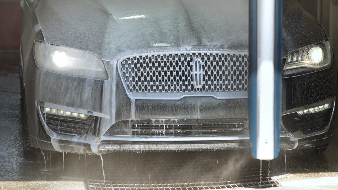 Touchless, self-service or auto wash? 3 tips to keep your car clean