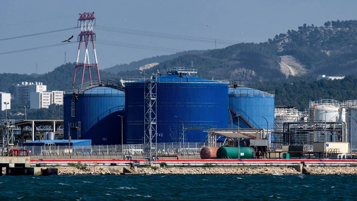 Iran talks collapse as Strait of Hormuz closed, oil prices react