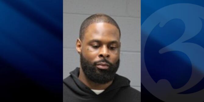Waterbury man turns himself in for Wolcott liquor store robbery
