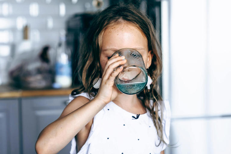 From childhood to old age, fluoridated water has no negative effect on ...