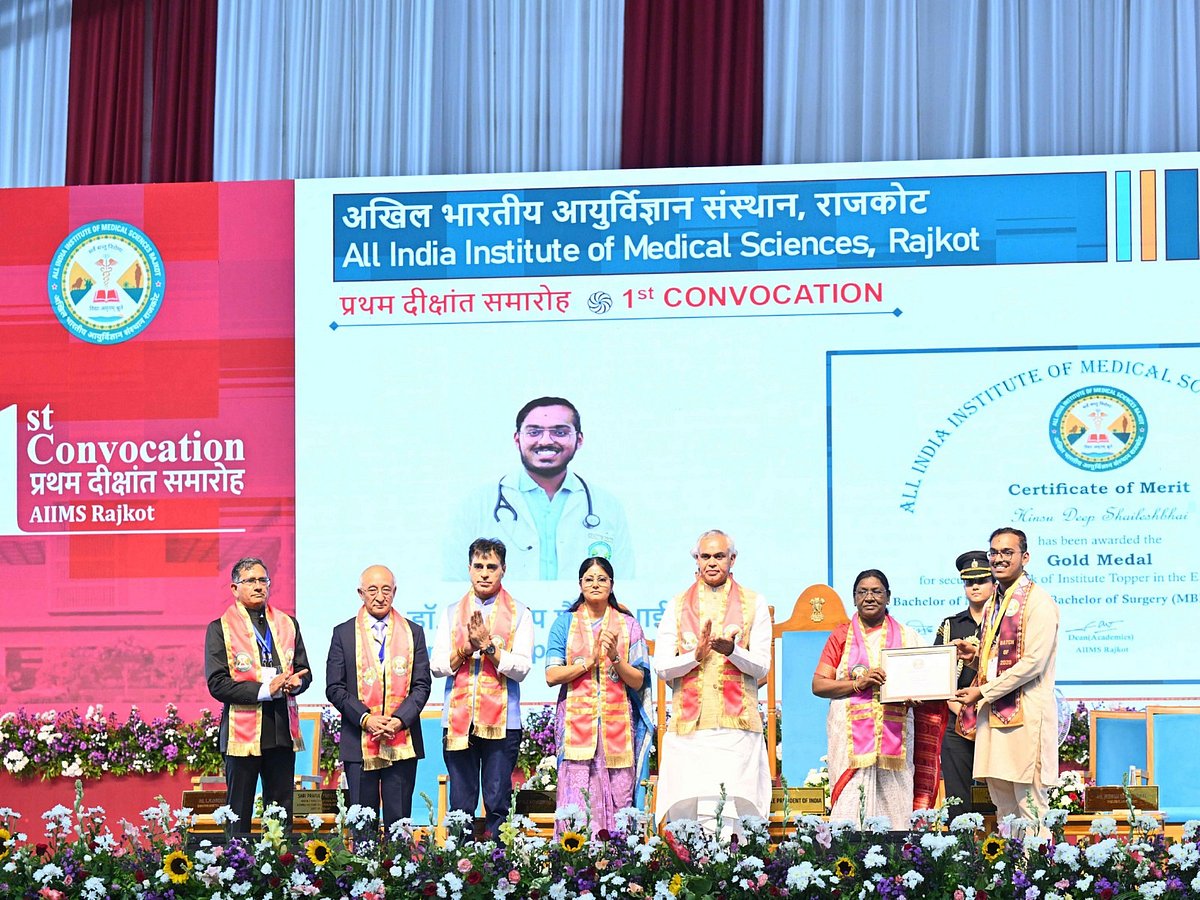 Murmu at AIIMS Rajkot convocation urges doctors to blend tech with empathy