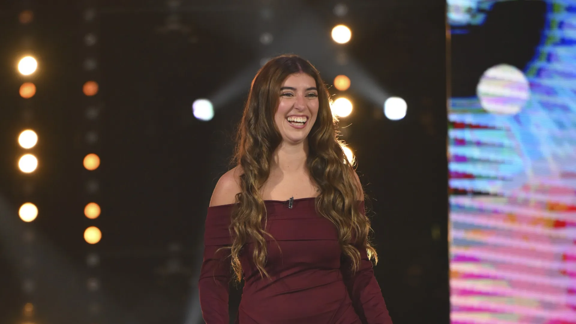 Envolvida com piloto? Ariana nega rumores mas confirma ter sido despedida