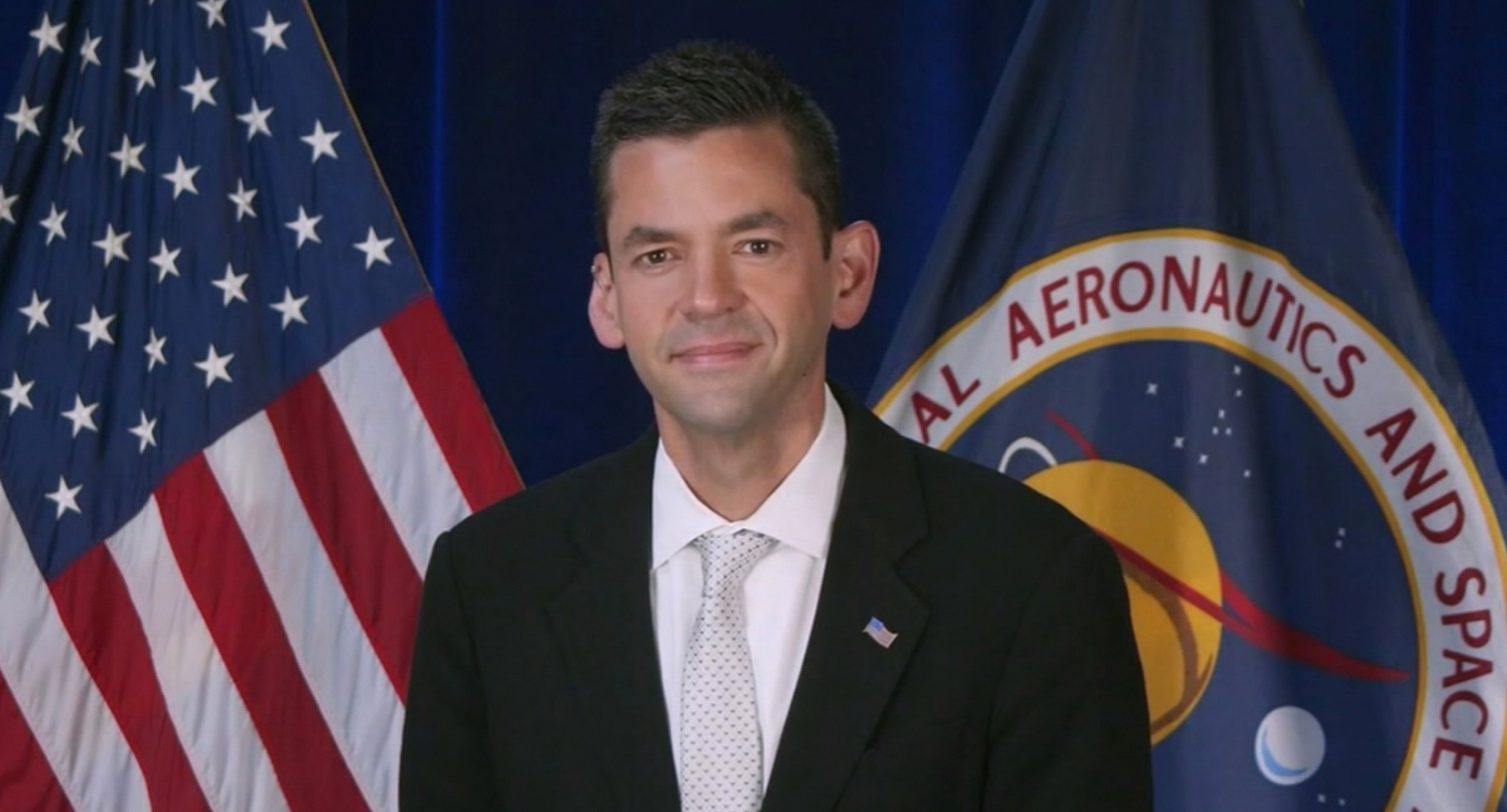 NASA administrator says Artemis II is 1st step toward moon base, Mars ...
