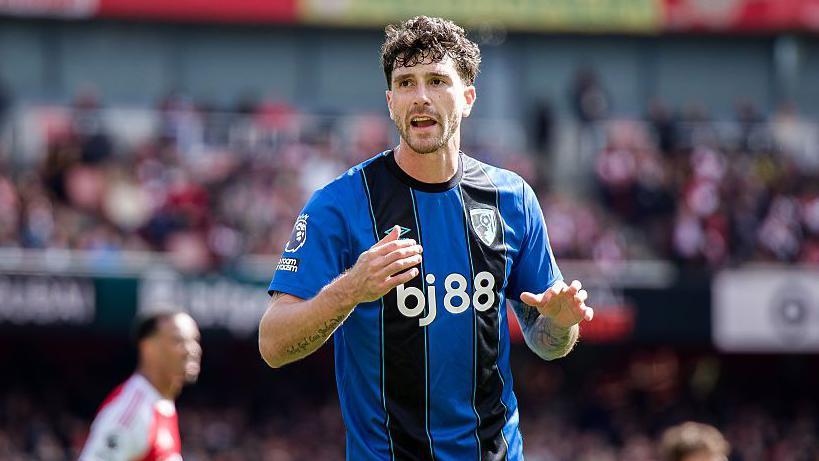 Senesi open to Premier League move