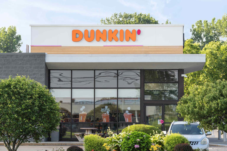 3 dietitians share healthy Dunkin' breakfast orders they actually eat