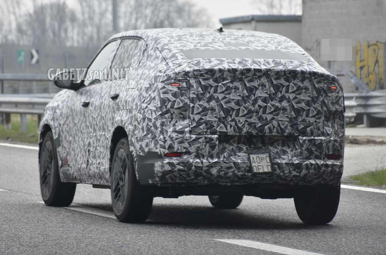 Stellantis, Fiat Fastback in arrivo: il prototipo sulle strade torinesi ...