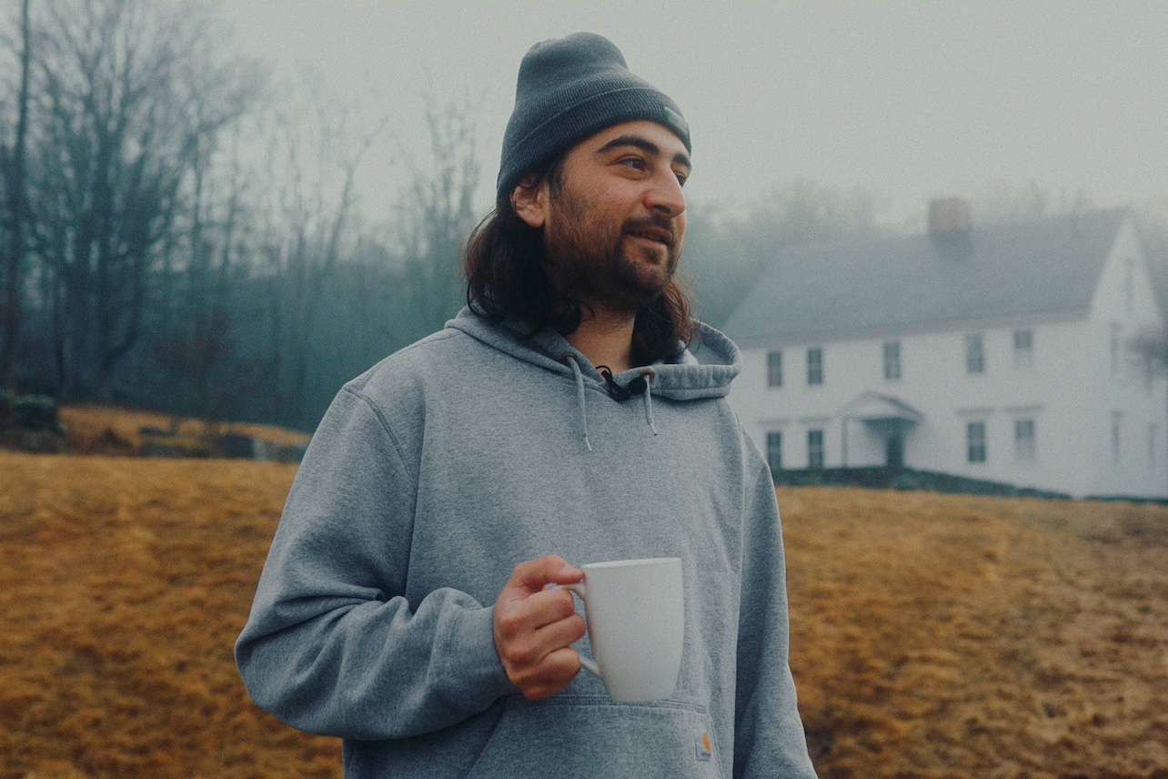 Noah Kahan reveals he struggles with disordered eating, body dysmorphia ...
