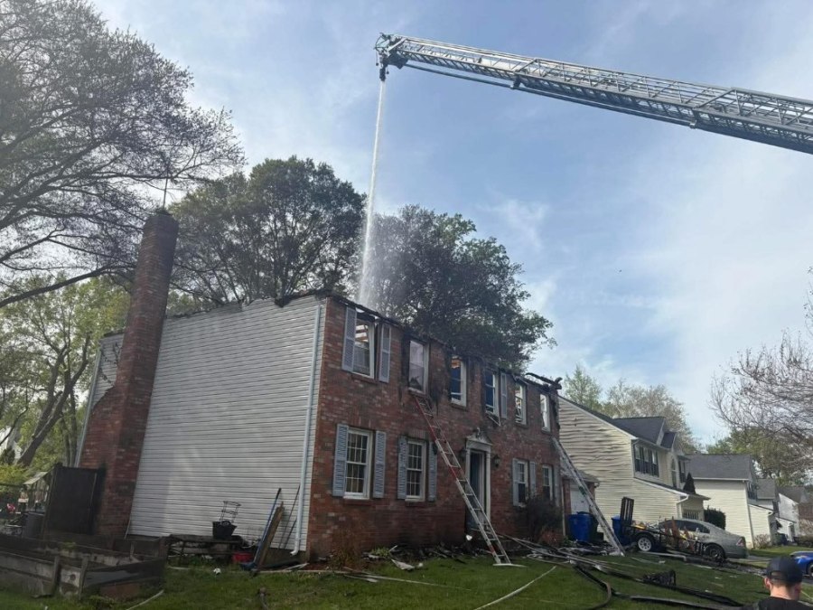 2 firefighters hurt while battling house fire in Waldorf: OSFM