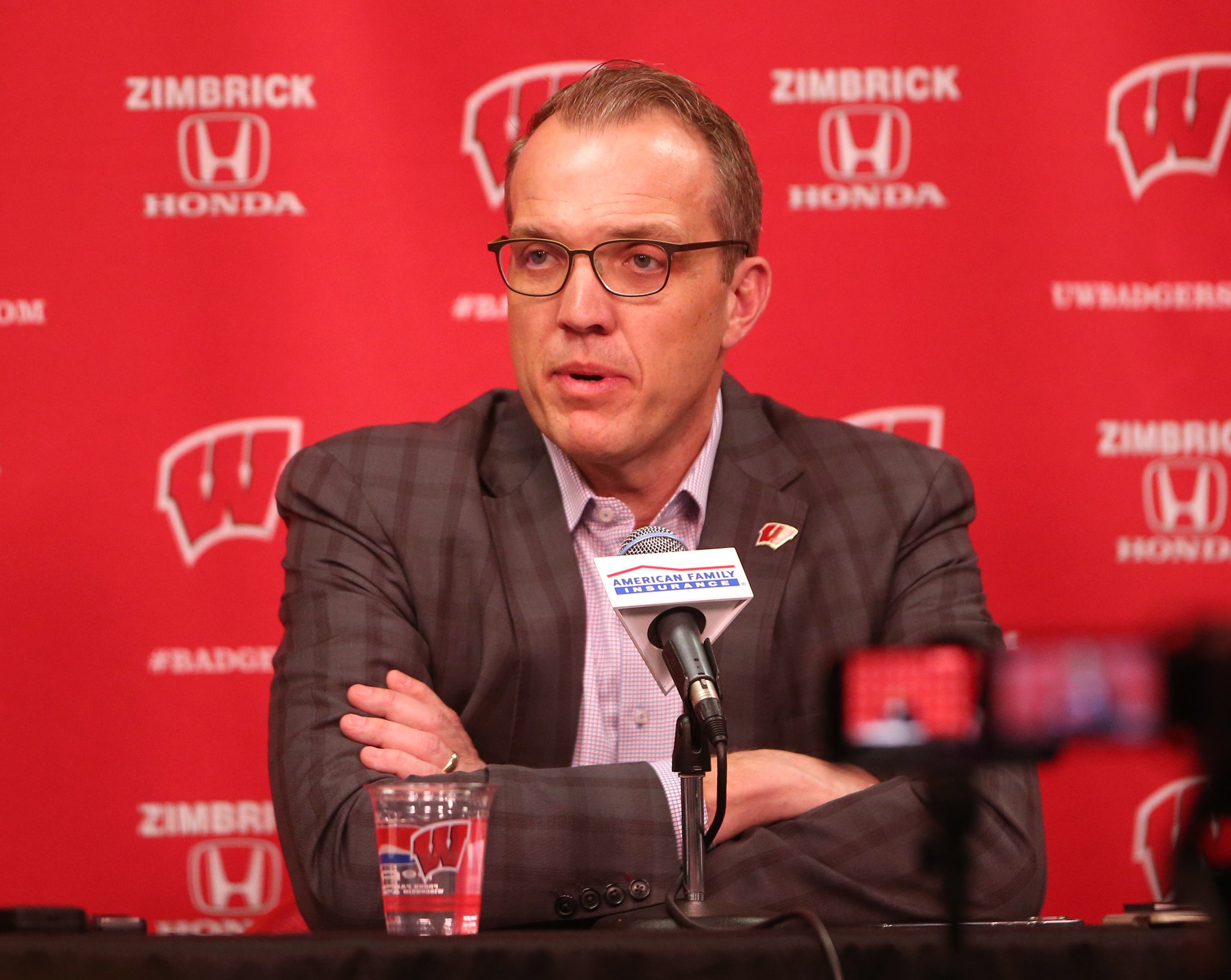 Wisconsin AD leaving to work for Big Ten office