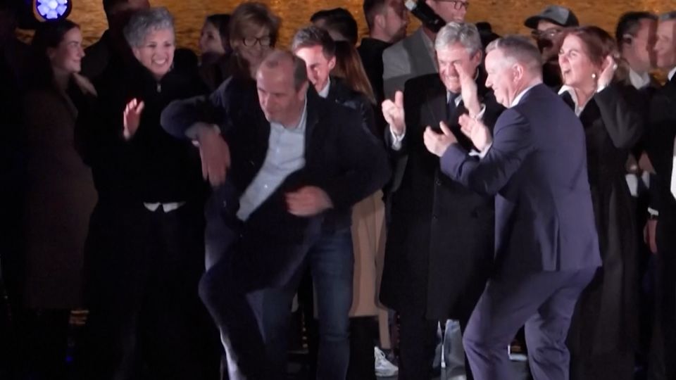 Hungarian politician is a dancing machine