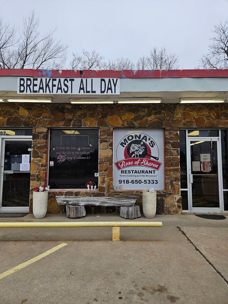 Oklahoma kitchen serving golden fried pies, chicken fried steak, and ...