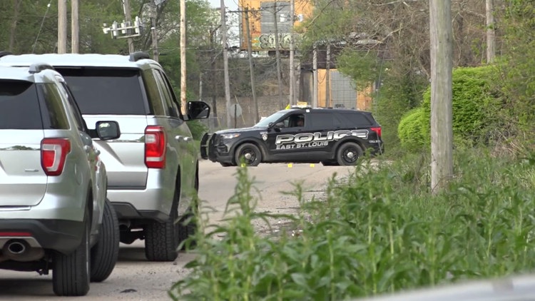 Man charged in fatal shooting of son in East St. Louis