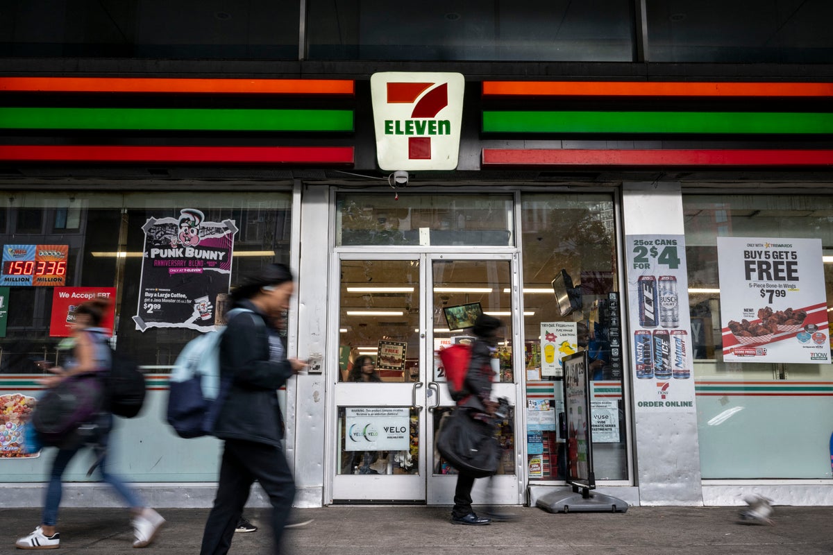 7-Eleven to close hundreds of locations amid company’s transition<br><br>