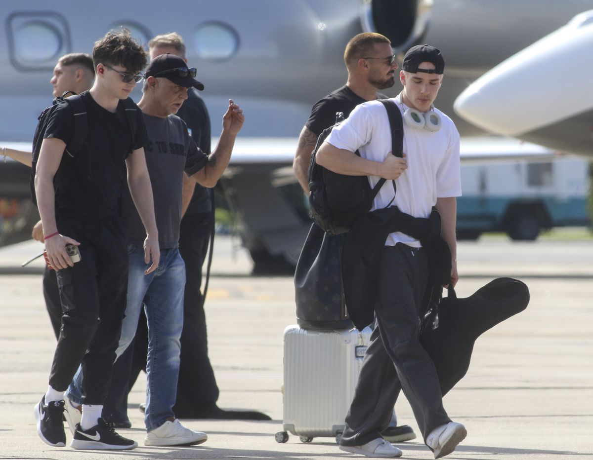 Ricky Martin’s sons look just like him as they arrive in Argentina ...