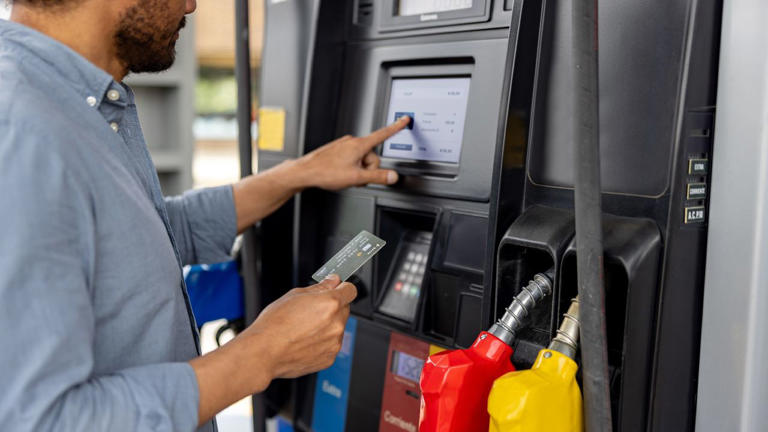 Can the right credit card help with rising gas prices?