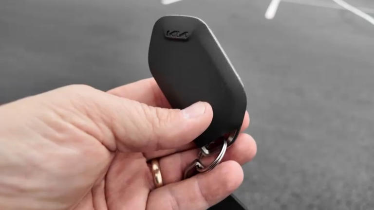 Pa. car thieves sell stolen vehicles with fake titles, police say