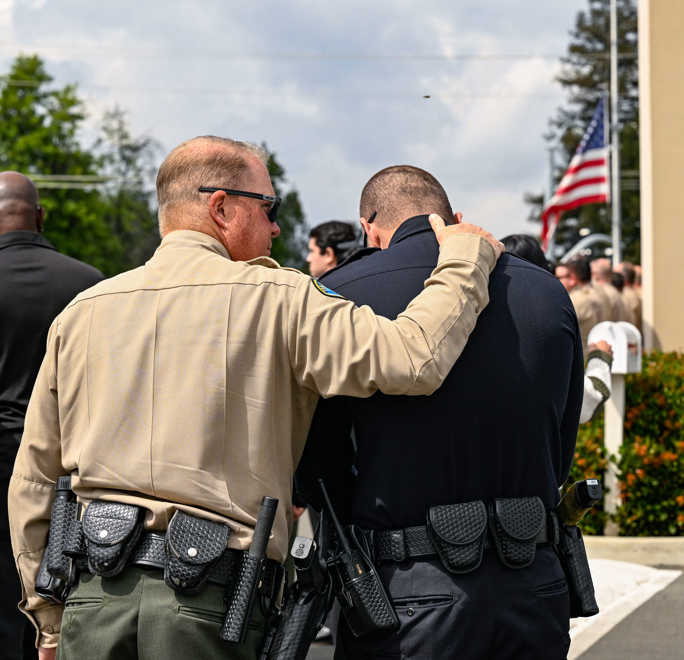 Tulare County rallies for family of slain Deputy Randy Hopper