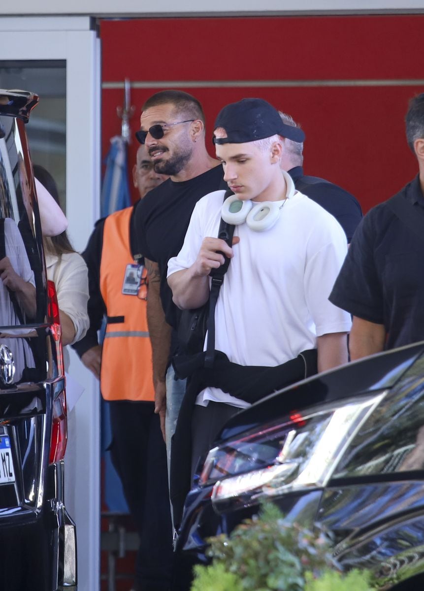 Ricky Martin’s sons look just like him as they arrive in Argentina ...