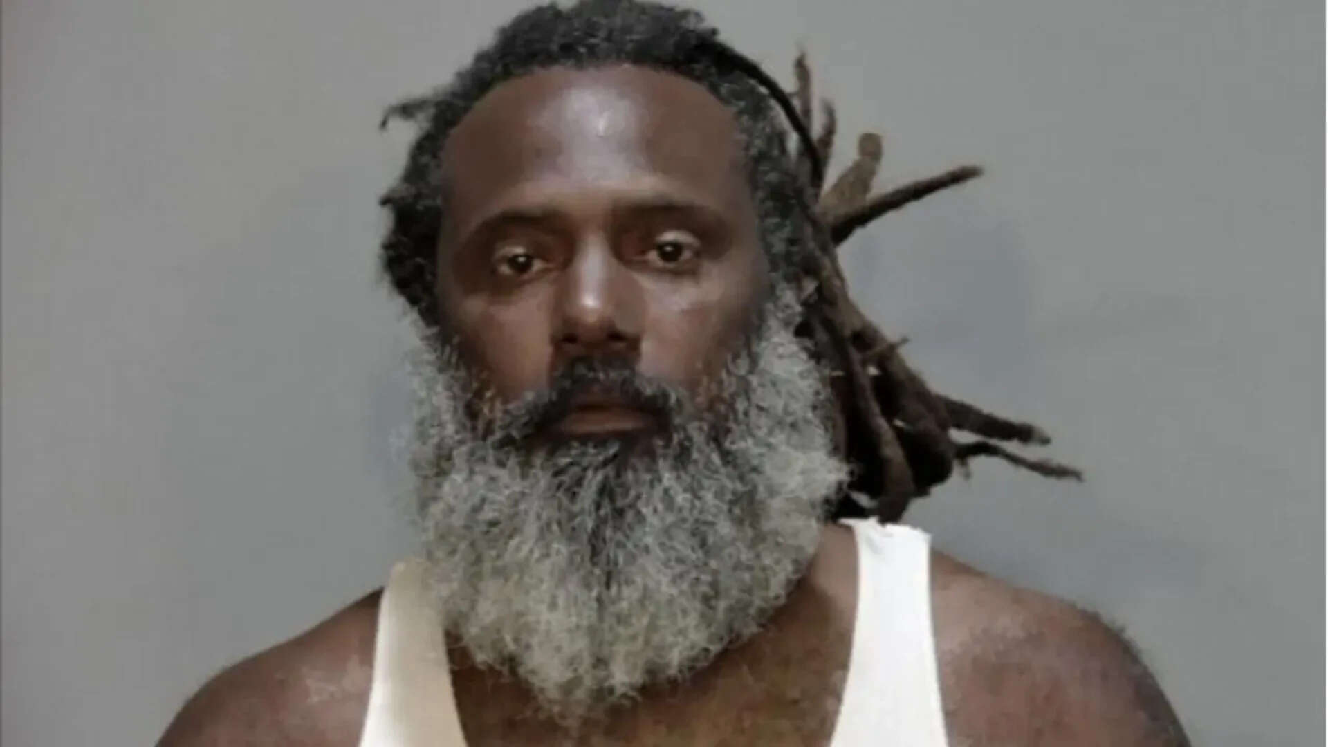 Florida man arrested after swinging machete at milk crates; charged ...