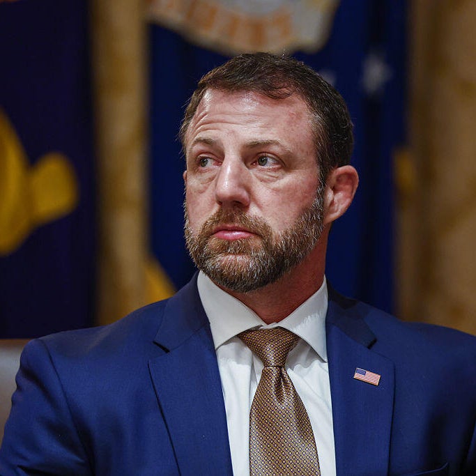 DHS orders thousands of employees back to work despite shutdown<br>