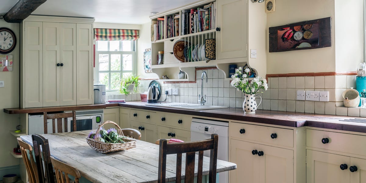 Designers say these 8 kitchen mistakes instantly cheapen your space