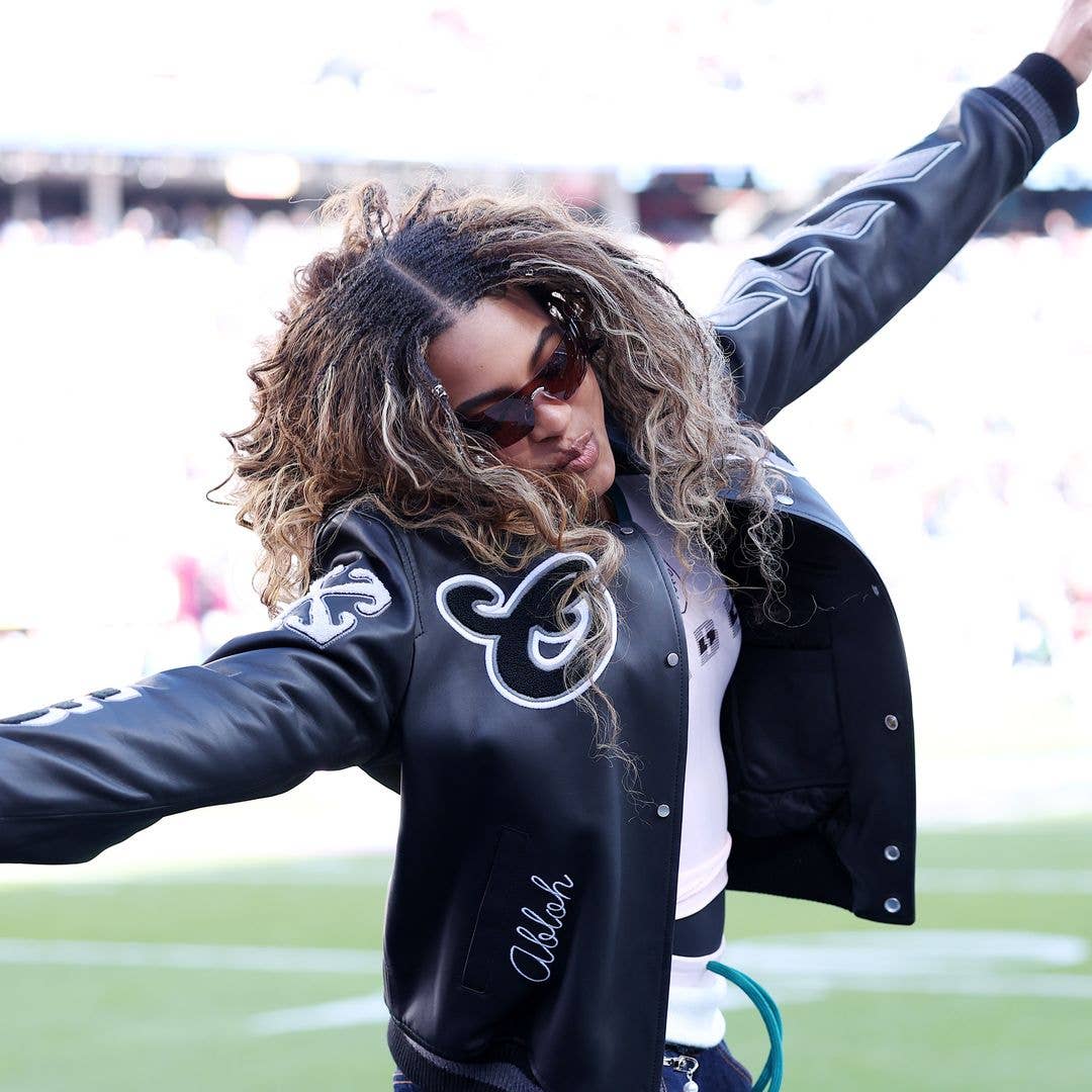 Towering Blue Ivy, 14, starts 'cutting up' with mom Beyoncé in new ...