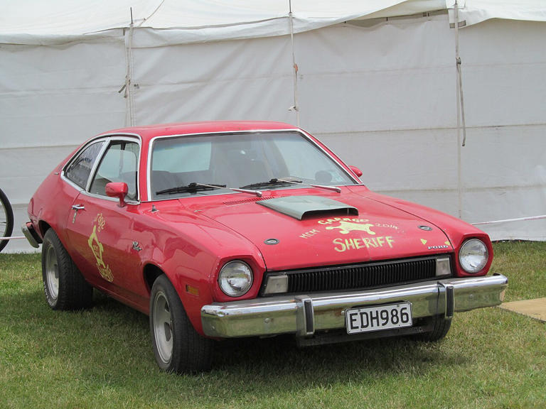 7 vintage cars we miss (and 7 we’re glad are dead)