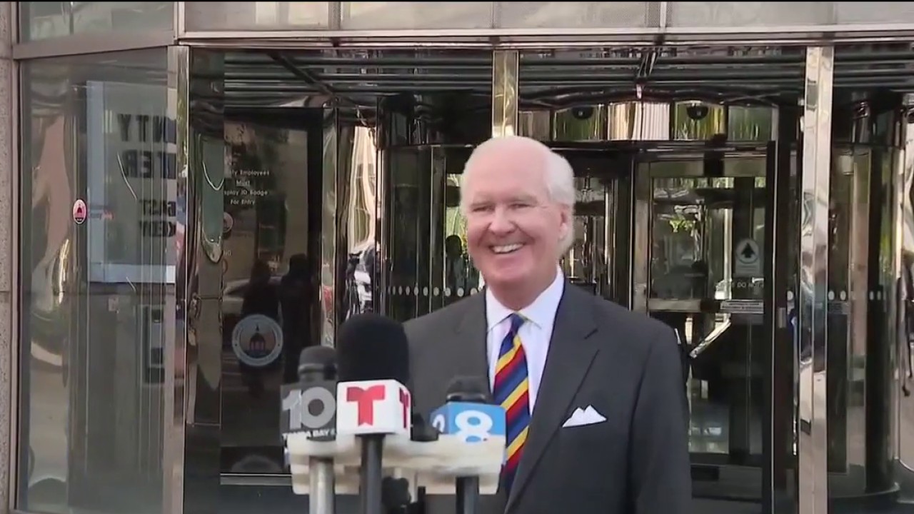 Former Tampa mayor Bob Buckhorn is running again