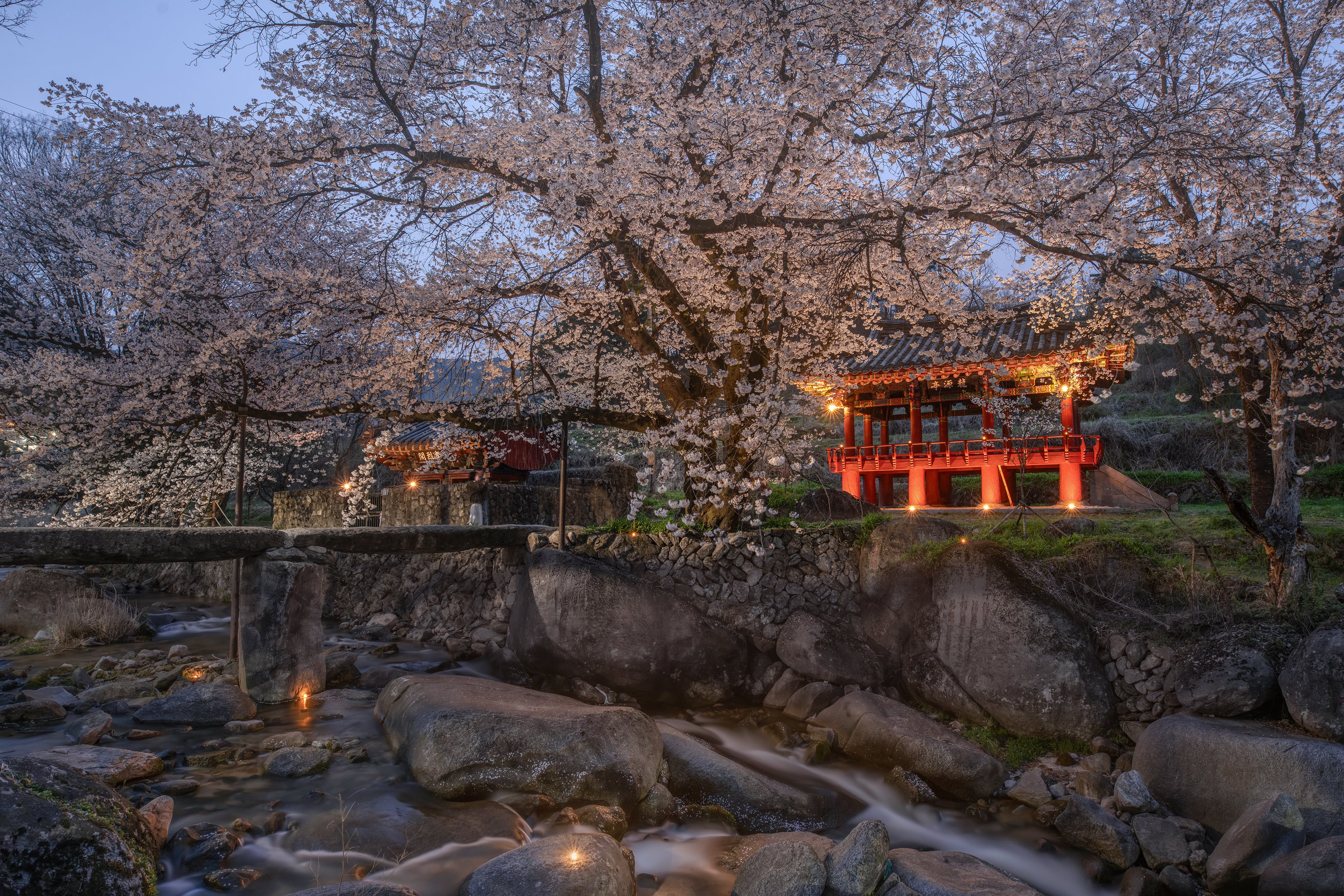 Magic hour transforms night scenery into true landscape