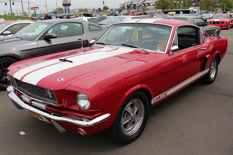 7 vintage cars we miss (and 7 we’re glad are dead)