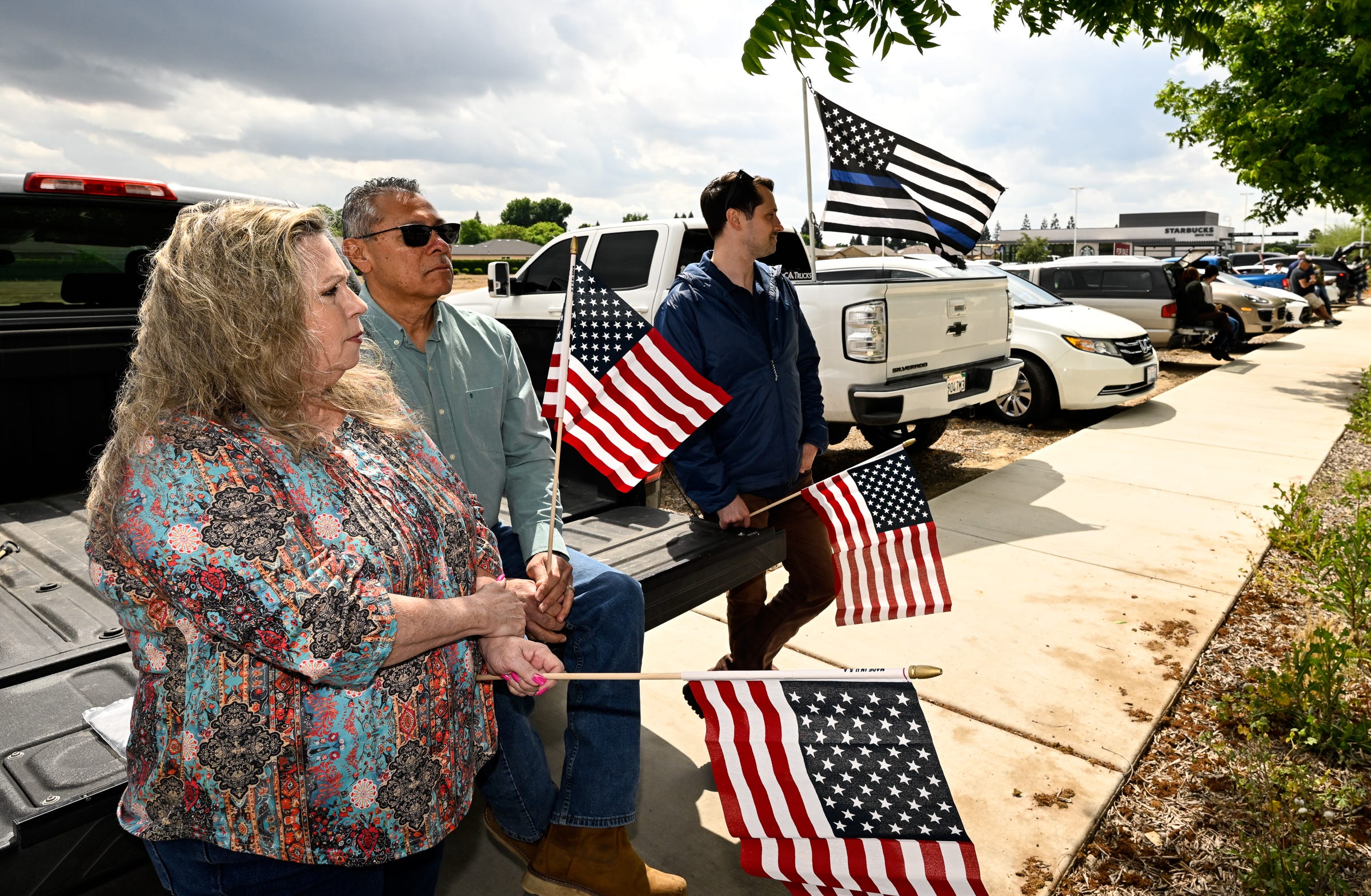 Tulare County rallies for family of slain Deputy Randy Hopper