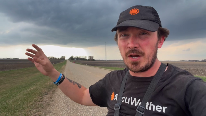 Supercell rapidly develops in Minnesota, bringing threats of tornadoes ...