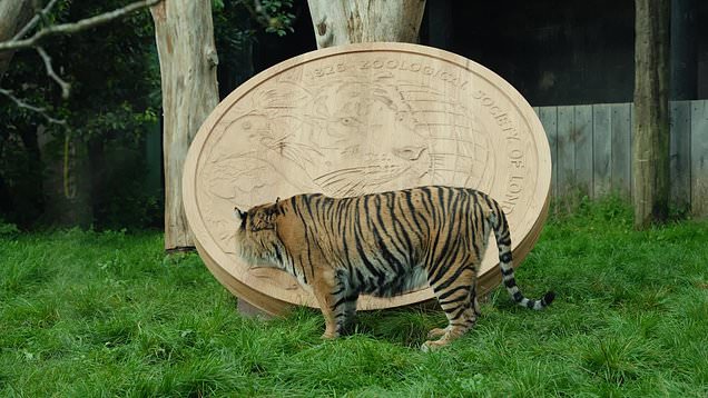 Royal Mint unveils £2 coin to celebrate ZSL's 200th anniversary